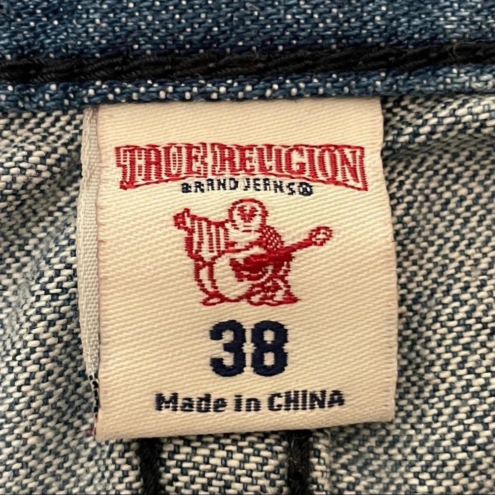 True Religion Men's Cut-Off Jean Shorts w/ Flaps & Rips in Moving Indigo size 38
